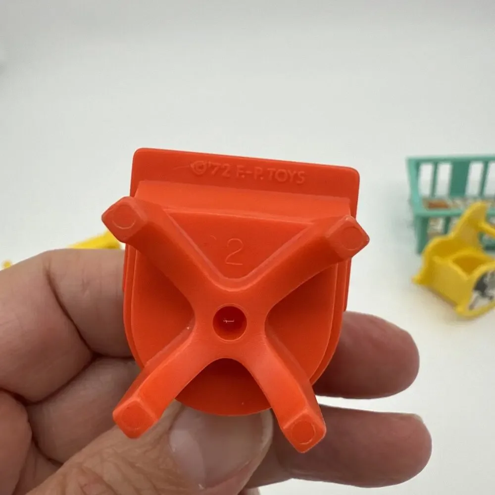 Vtg Fisher Price Little People Baby Nursery Furniture 1972 Plus 2 Kids Beds